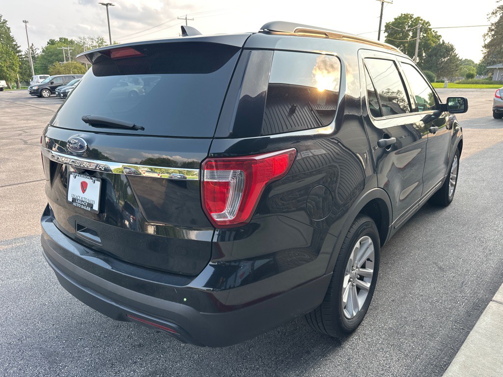 2017 Ford Explorer Image 5