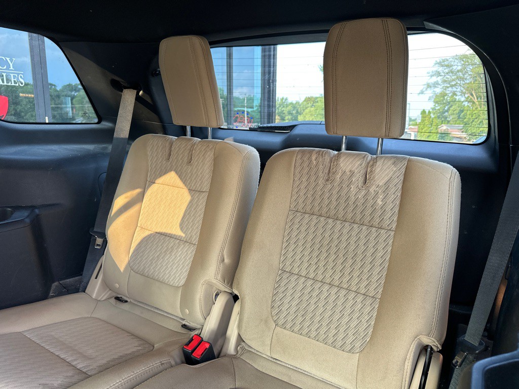 2017 Ford Explorer Image 8