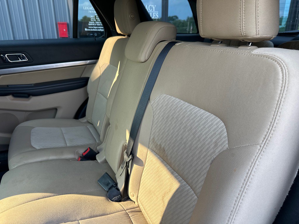 2017 Ford Explorer Image 9