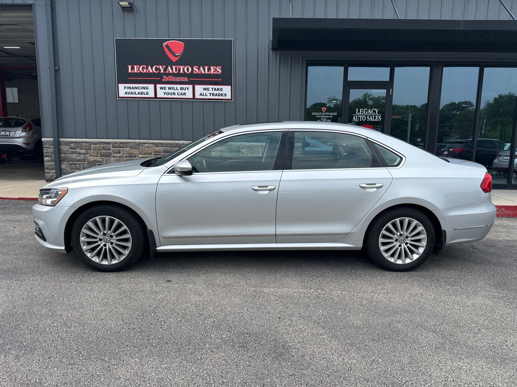 2016 Volkswagen Passat Image 2