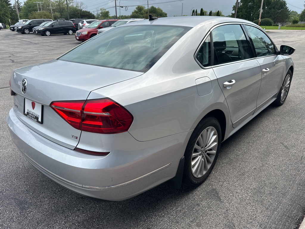 2016 Volkswagen Passat Image 5