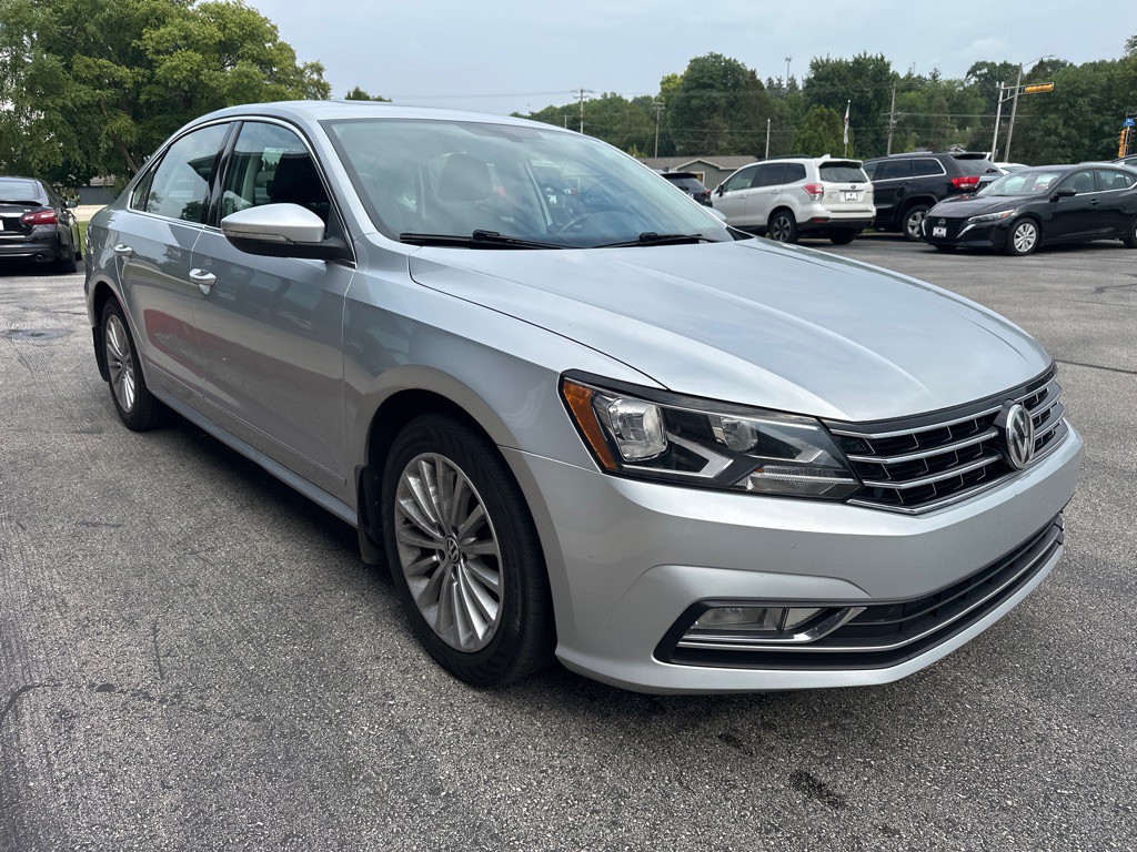 2016 Volkswagen Passat Image 6