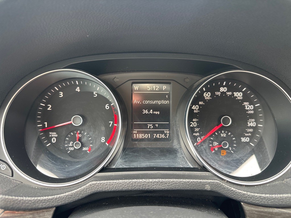 2016 Volkswagen Passat Image 12