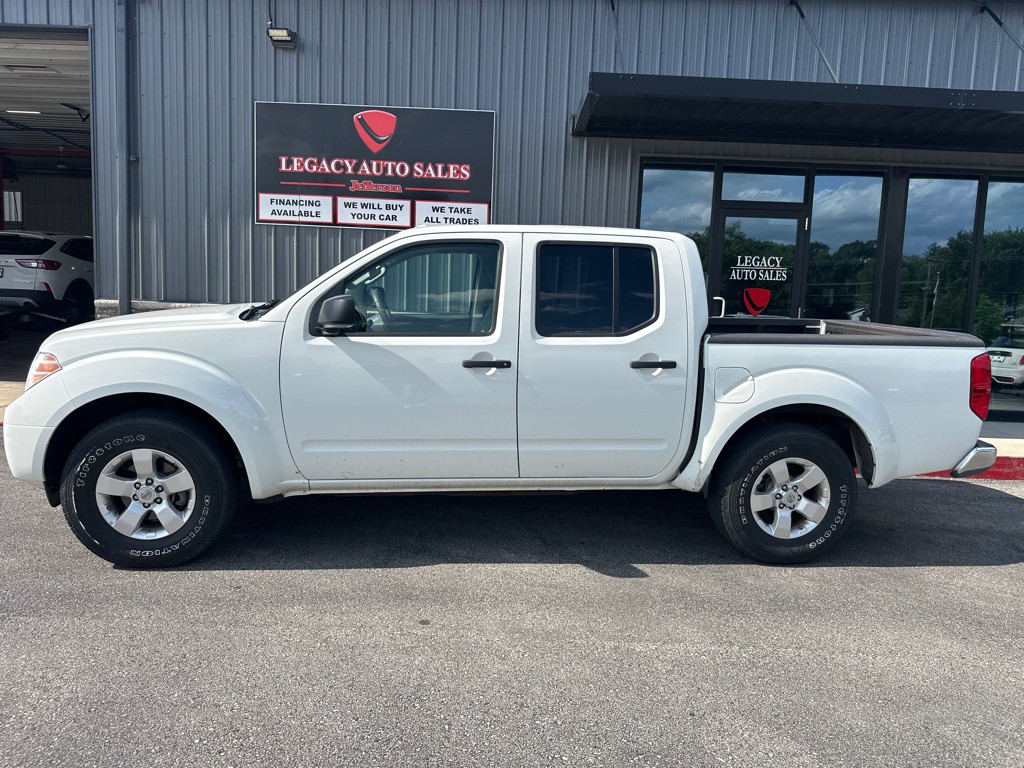 2013 Nissan Frontier Image 2