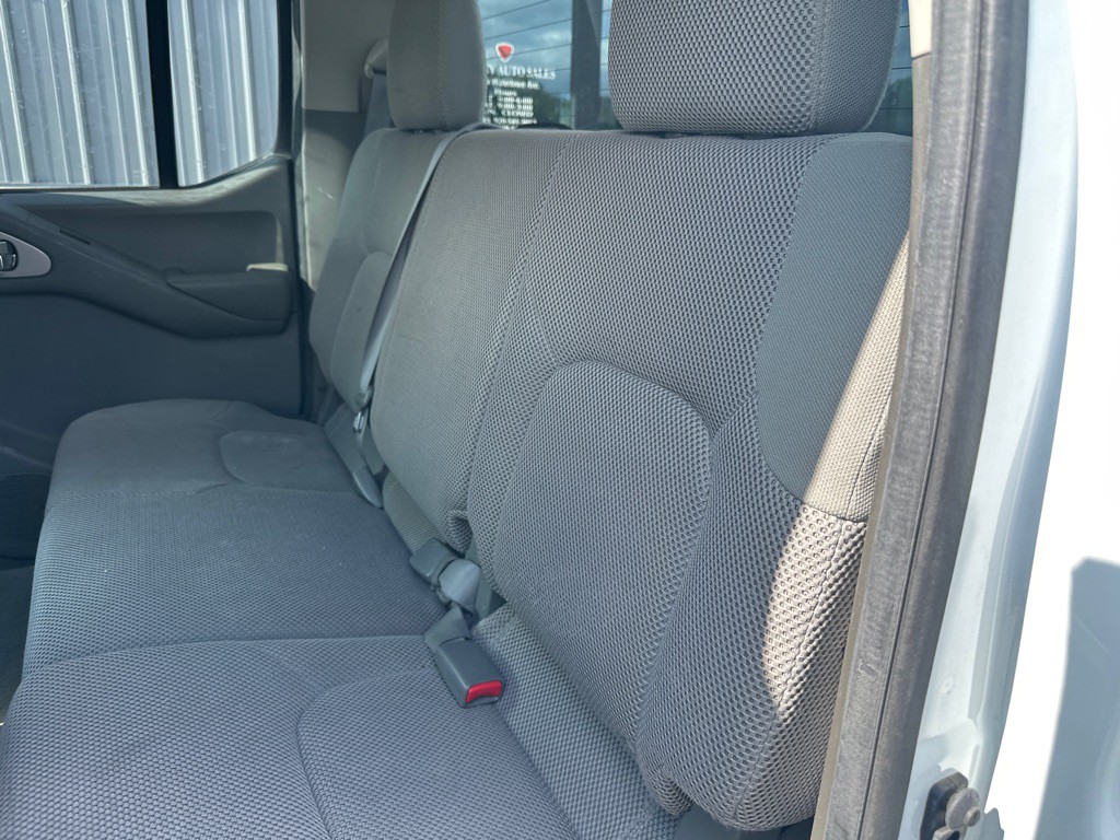 2013 Nissan Frontier Image 8