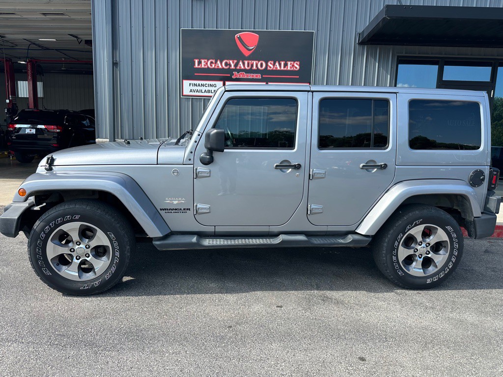 2013 Jeep Wrangler Unlimited Image 2