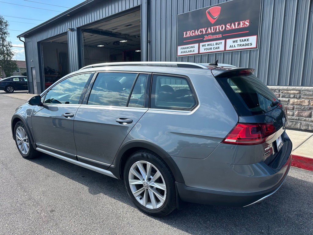 2017 Volkswagen Golf Image 3