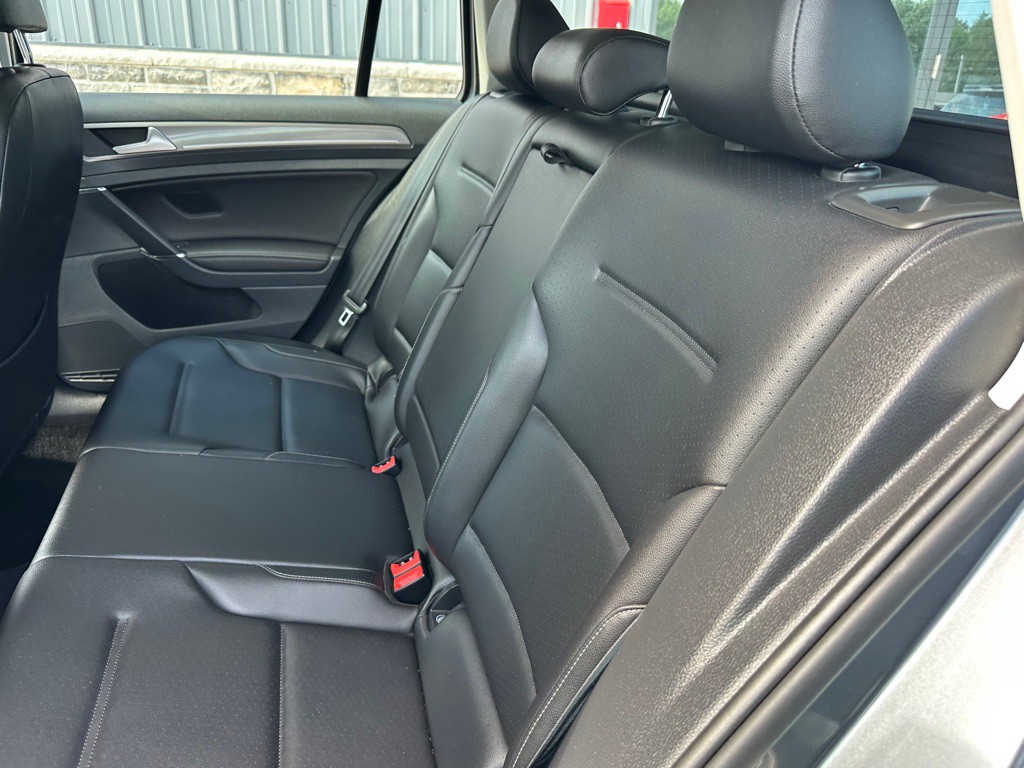 2017 Volkswagen Golf Image 8
