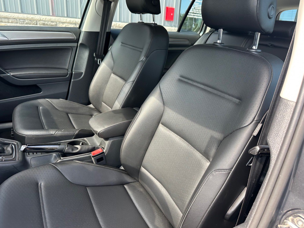 2017 Volkswagen Golf Image 9