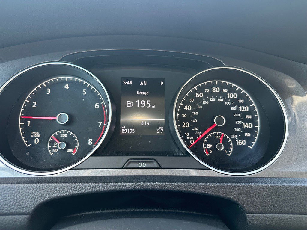 2017 Volkswagen Golf Image 11