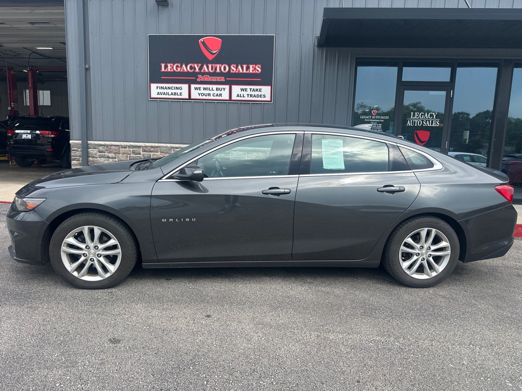 2017 Chevrolet Malibu Image 2
