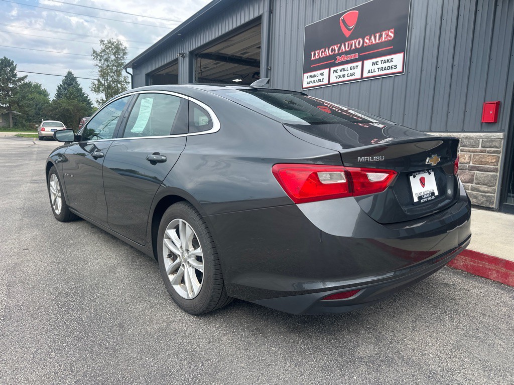 2017 Chevrolet Malibu Image 3