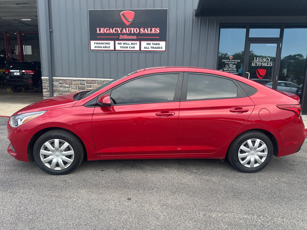 2021 Hyundai Accent Image 2