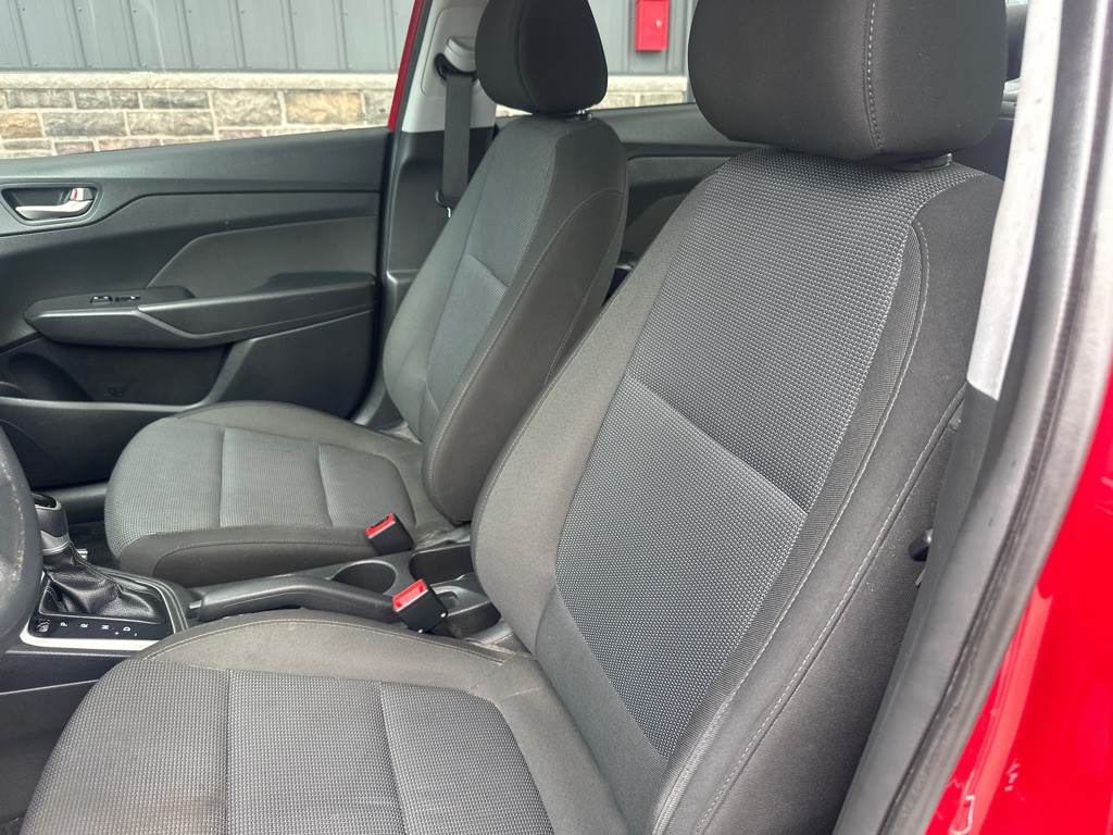 2021 Hyundai Accent Image 9