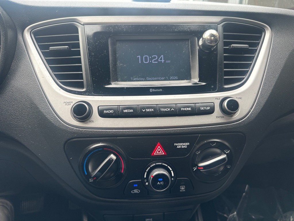 2021 Hyundai Accent Image 10