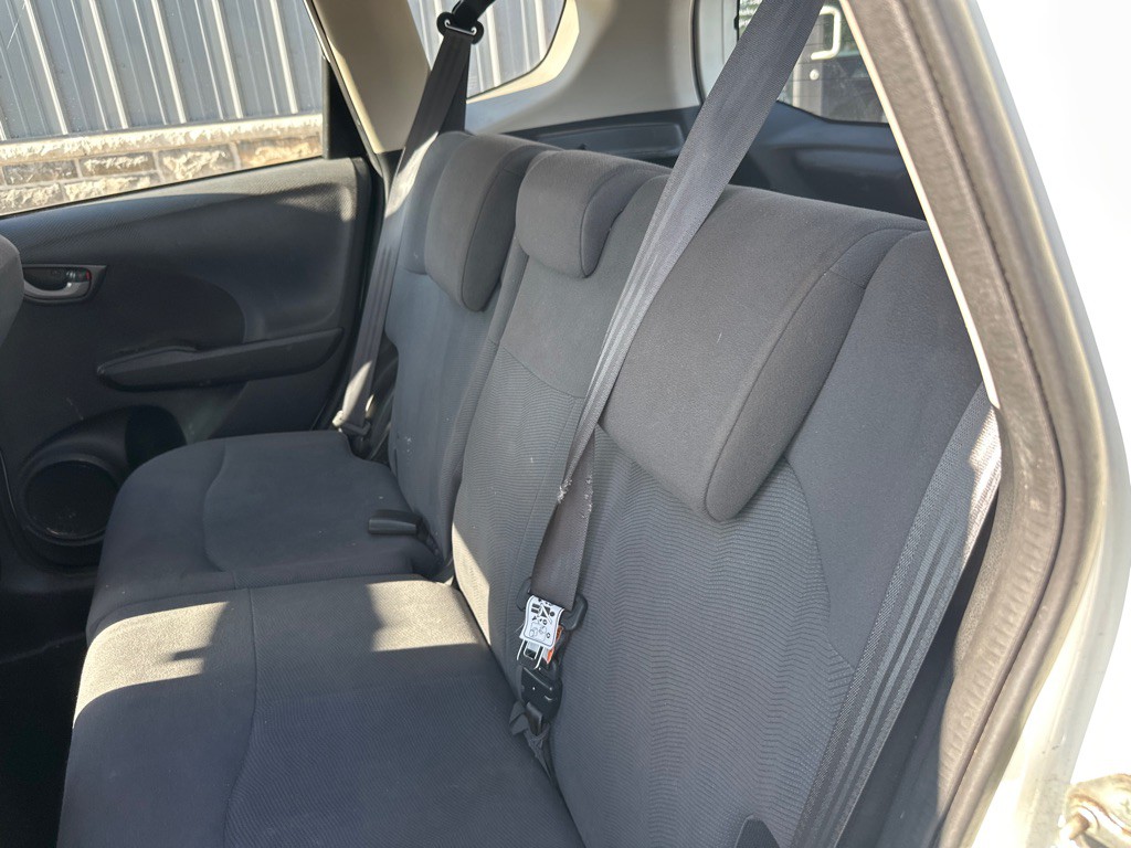 2013 Honda Fit Image 8
