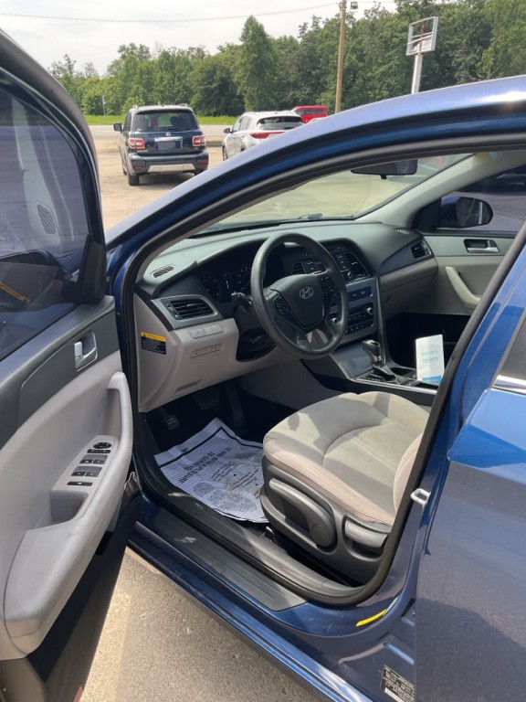 2017 Hyundai Sonata Image 4