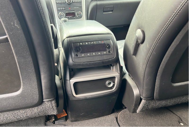 2009 GMC Acadia Image 6