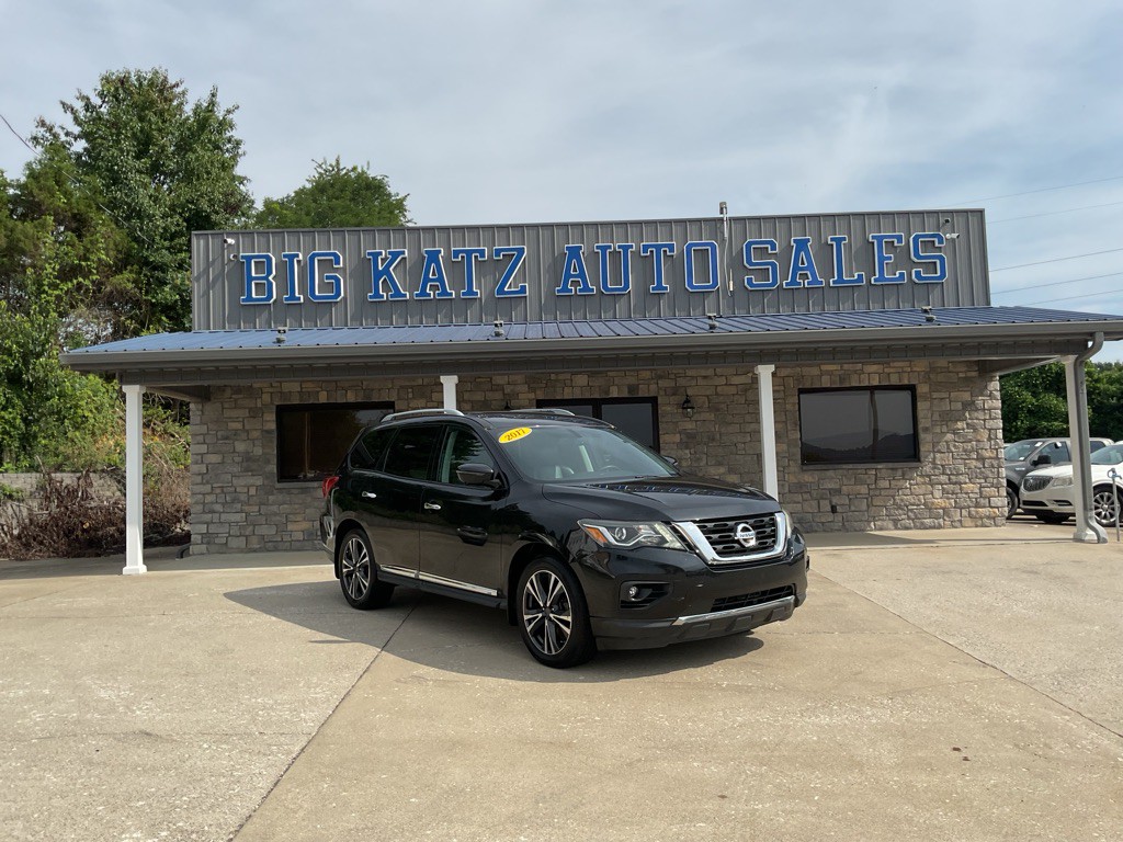 2017 Nissan Pathfinder Image 2