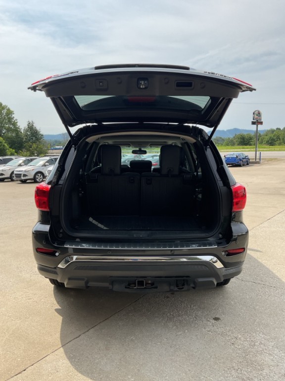 2017 Nissan Pathfinder Image 11