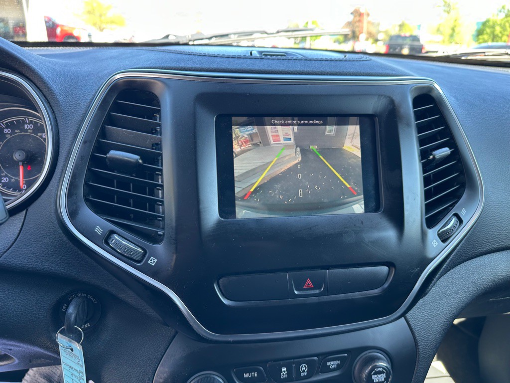 2019 Jeep Cherokee Image 6