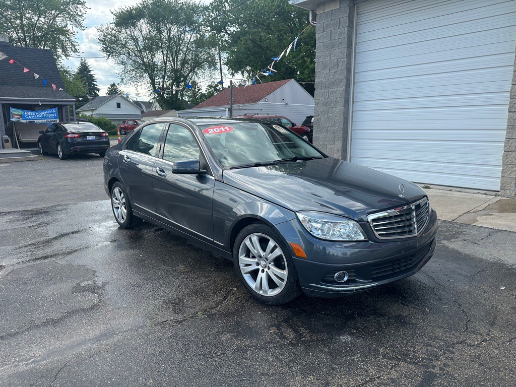 2011 Mercedes-Benz C-Class Image 2