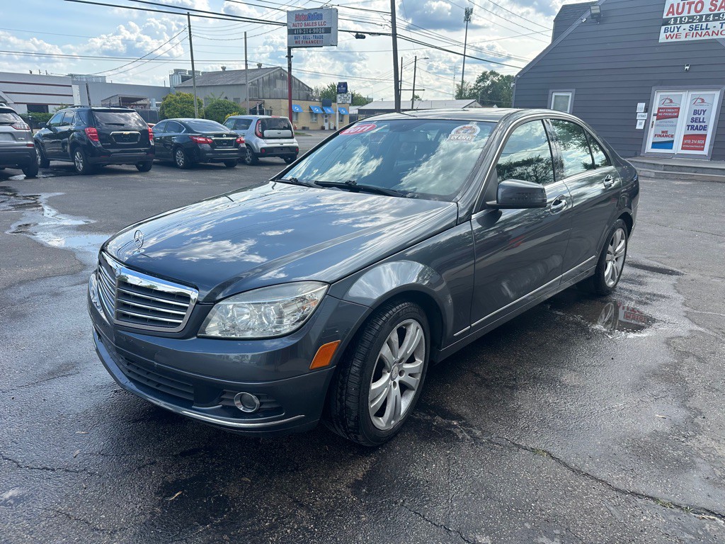 2011 Mercedes-Benz C-Class Image 3