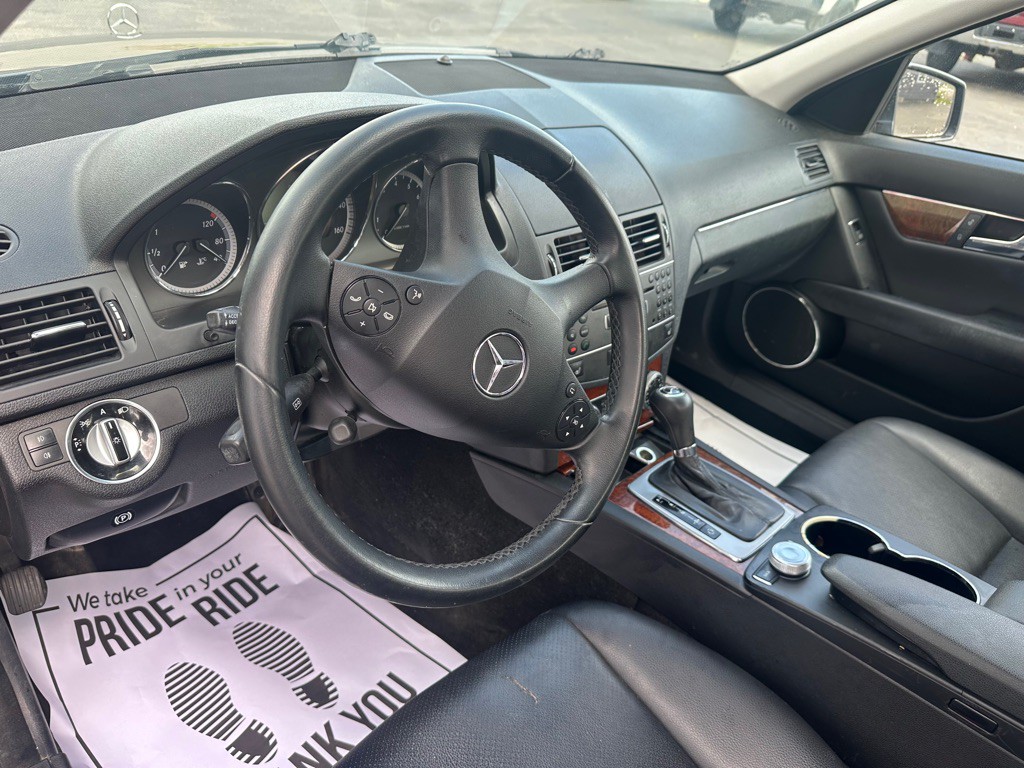 2011 Mercedes-Benz C-Class Image 6