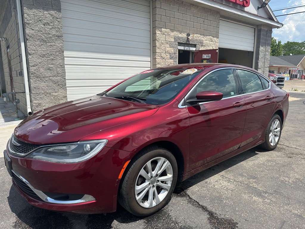2015 Chrysler 200 Image 3