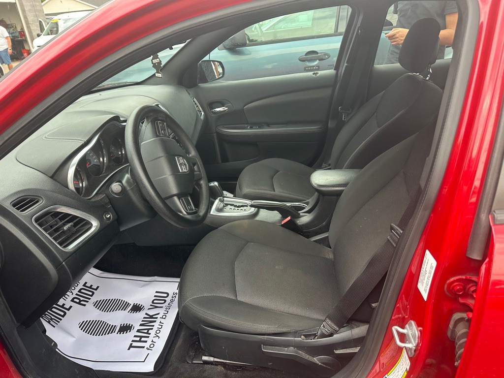 2013 Dodge Avenger Image 6