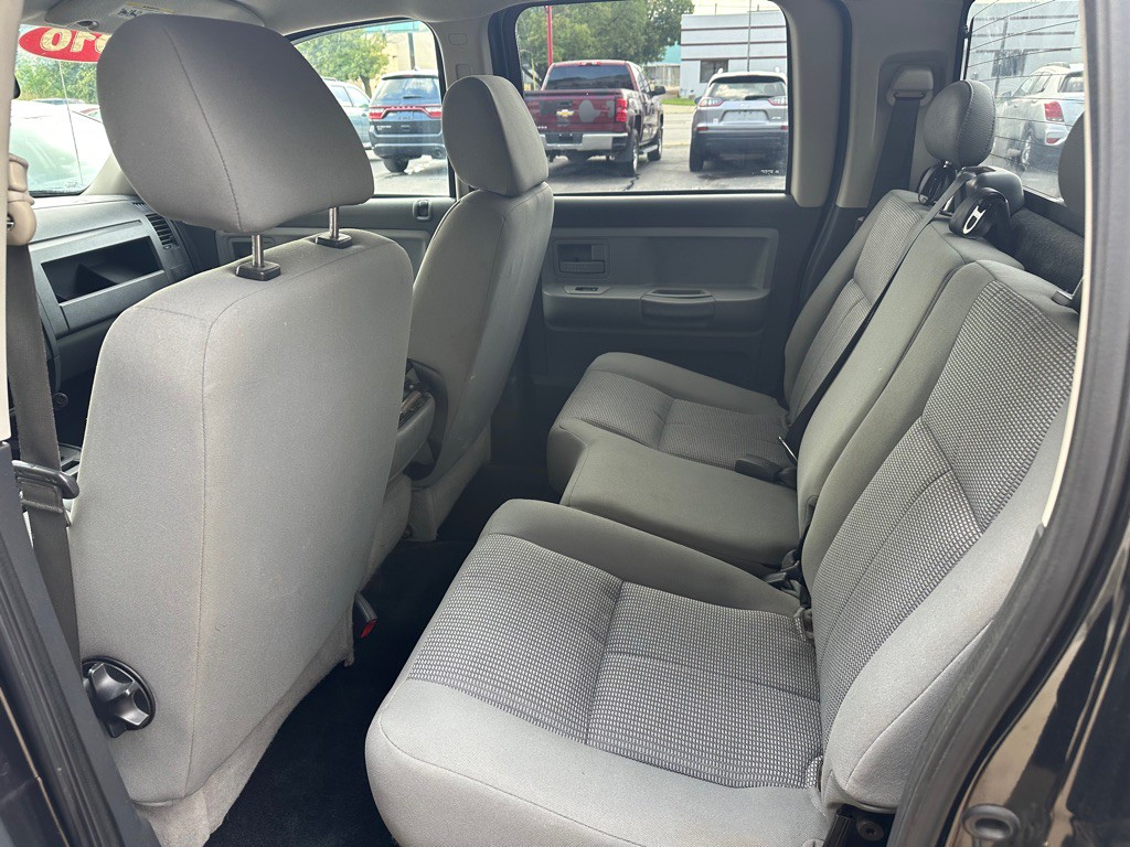 2010 Dodge Dakota Image 8