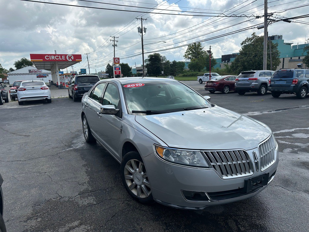 2010 Lincoln MKZ Image 2