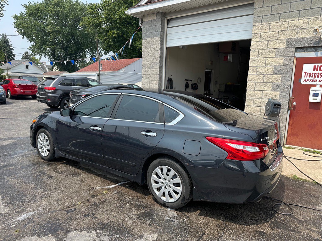 2017 Nissan Altima Image 4