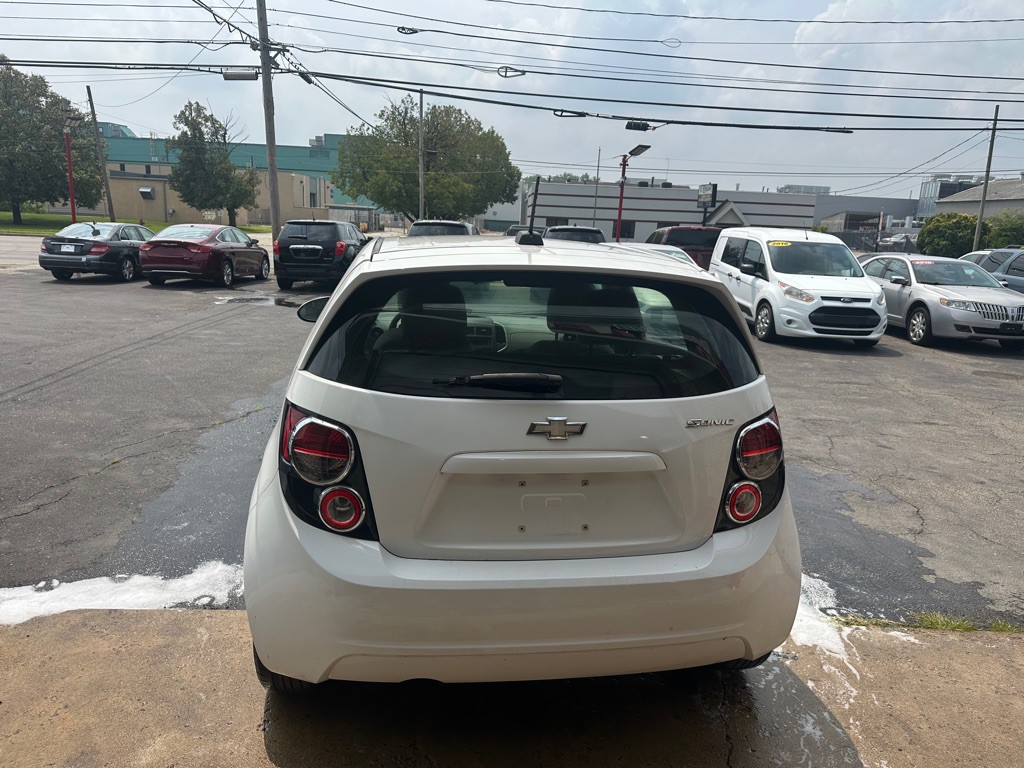 2016 Chevrolet Sonic Image 5