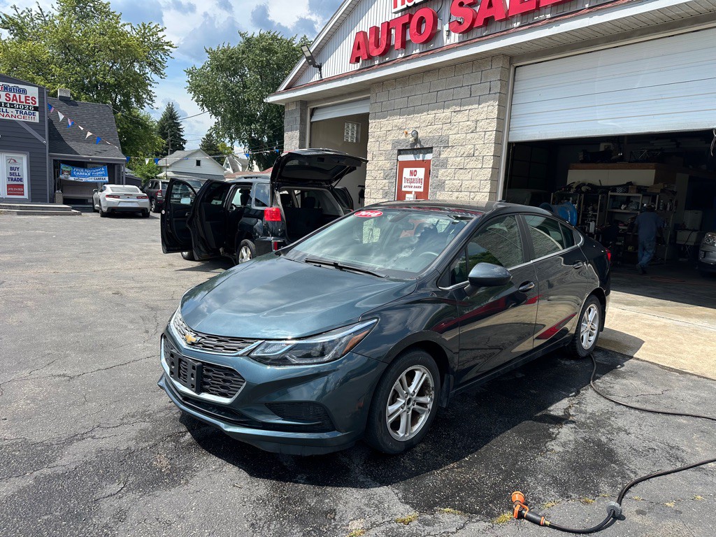 2018 Chevrolet Cruze Image 3