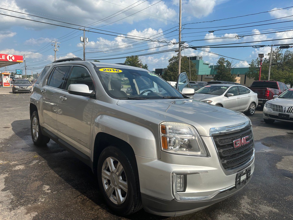 2016 GMC Terrain Image 2