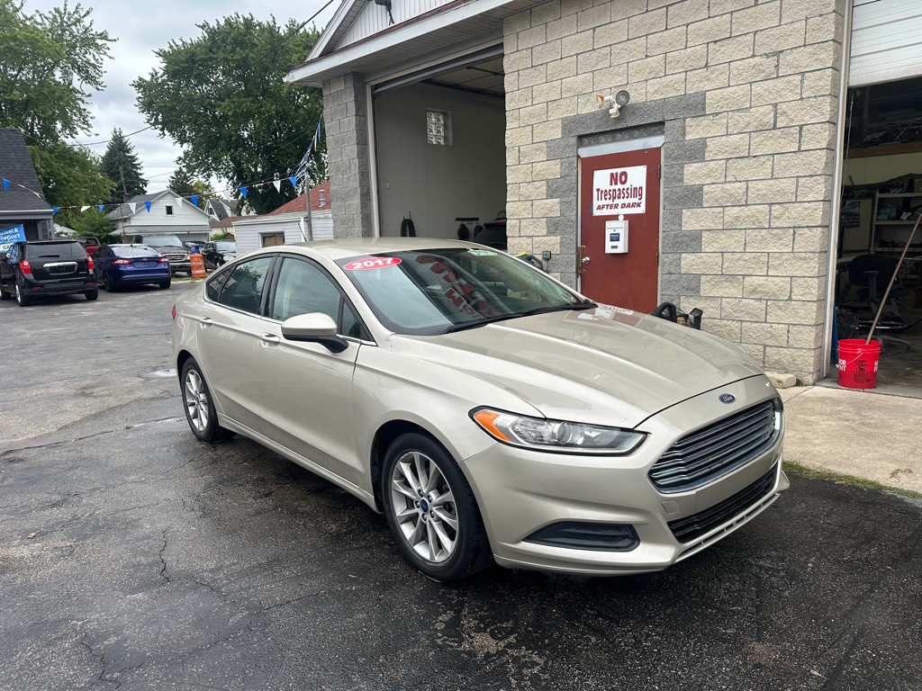 2017 Ford Fusion Image 2