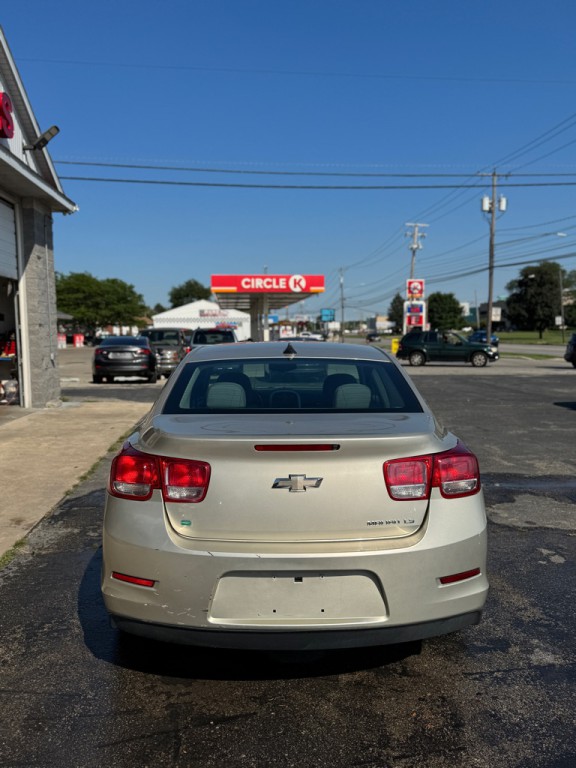 2014 Chevrolet Malibu Image 3