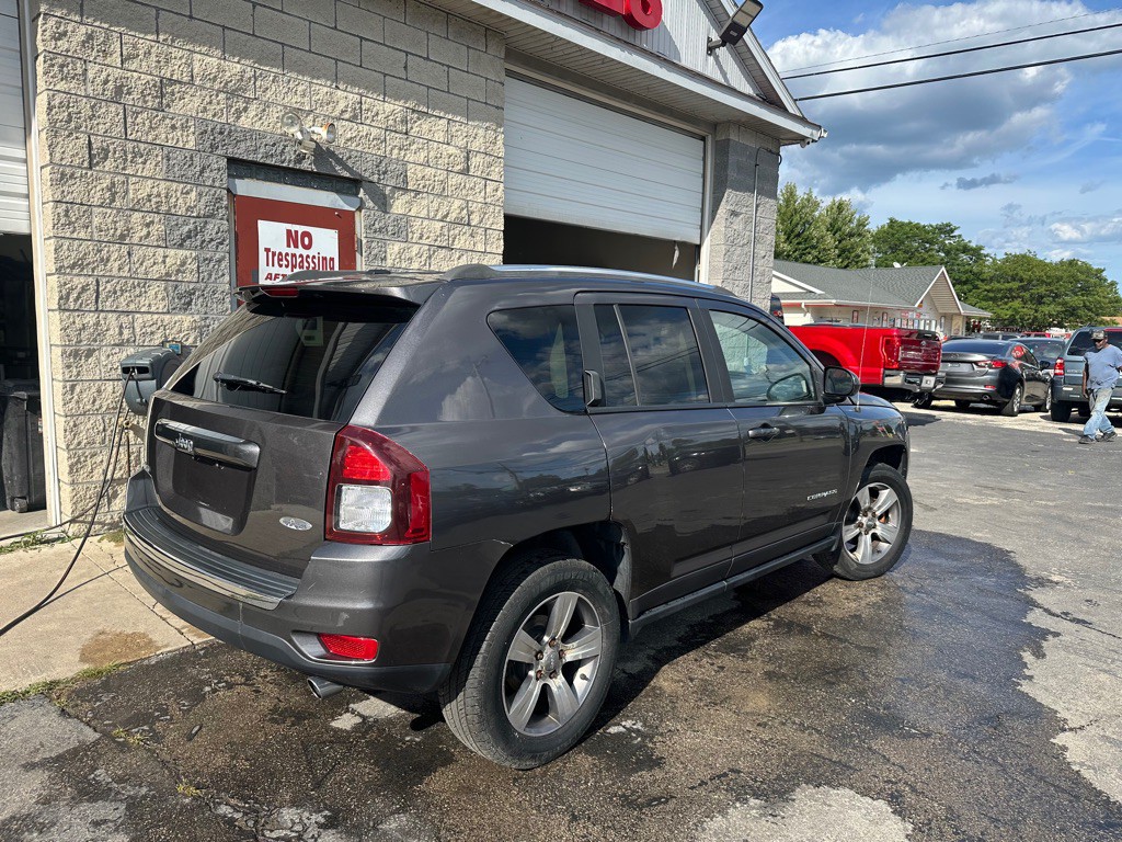 2016 Jeep Compass Image 4