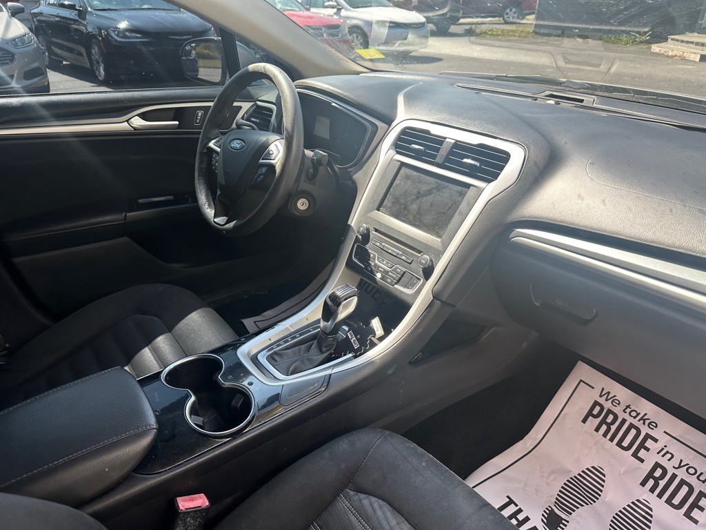 2016 Ford Fusion Image 6