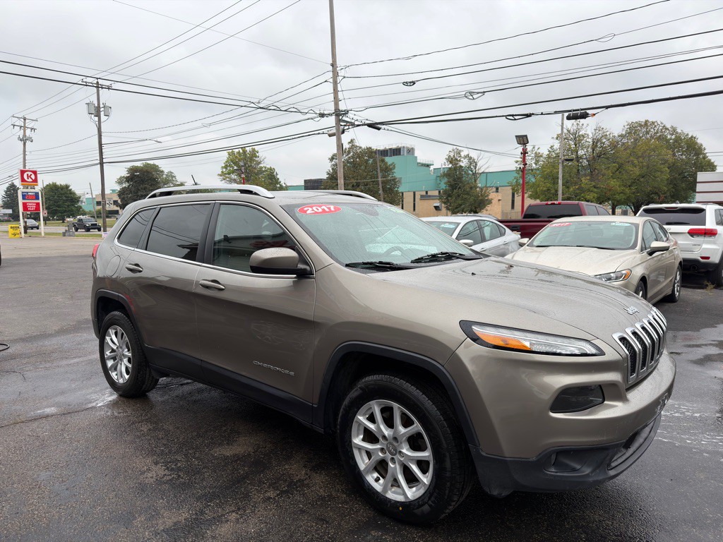 2017 Jeep Cherokee Image 2