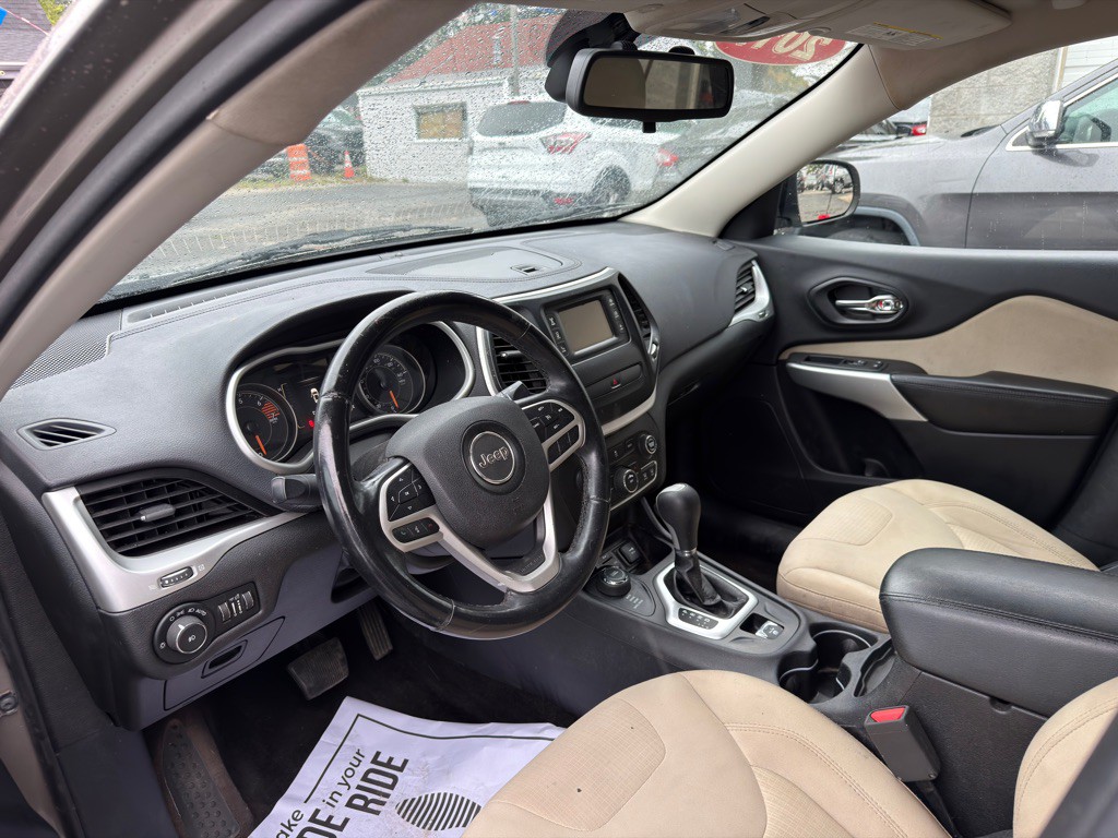 2017 Jeep Cherokee Image 6