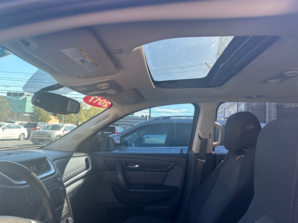 2017 Chevrolet Traverse Image 11