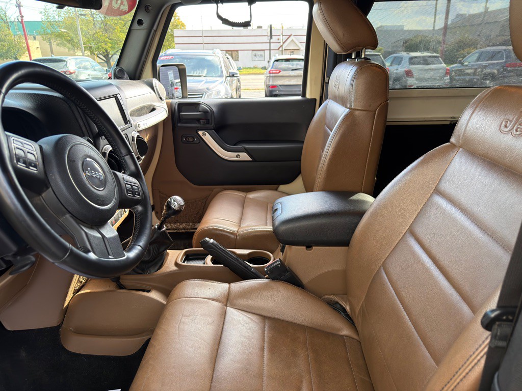 2011 Jeep Wrangler Image 9