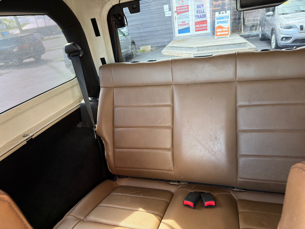 2011 Jeep Wrangler Image 11