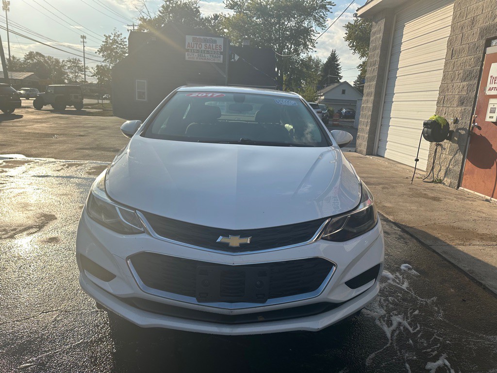 2017 Chevrolet Cruze Image 1