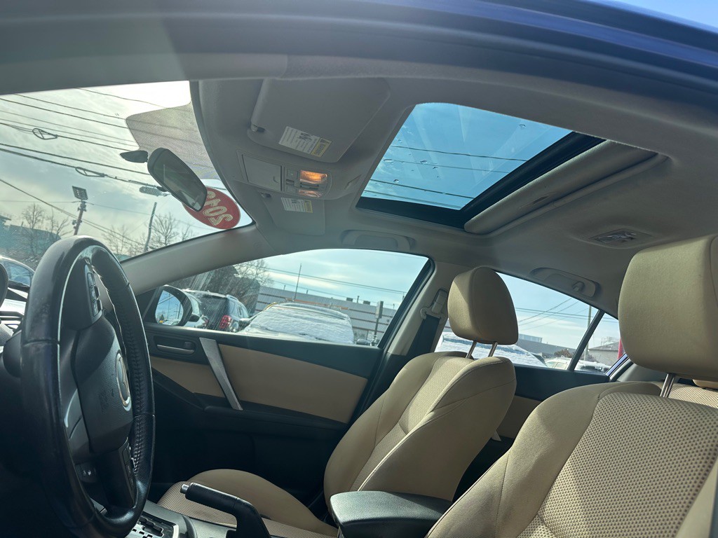 2012 Mazda Mazda3 Image 9