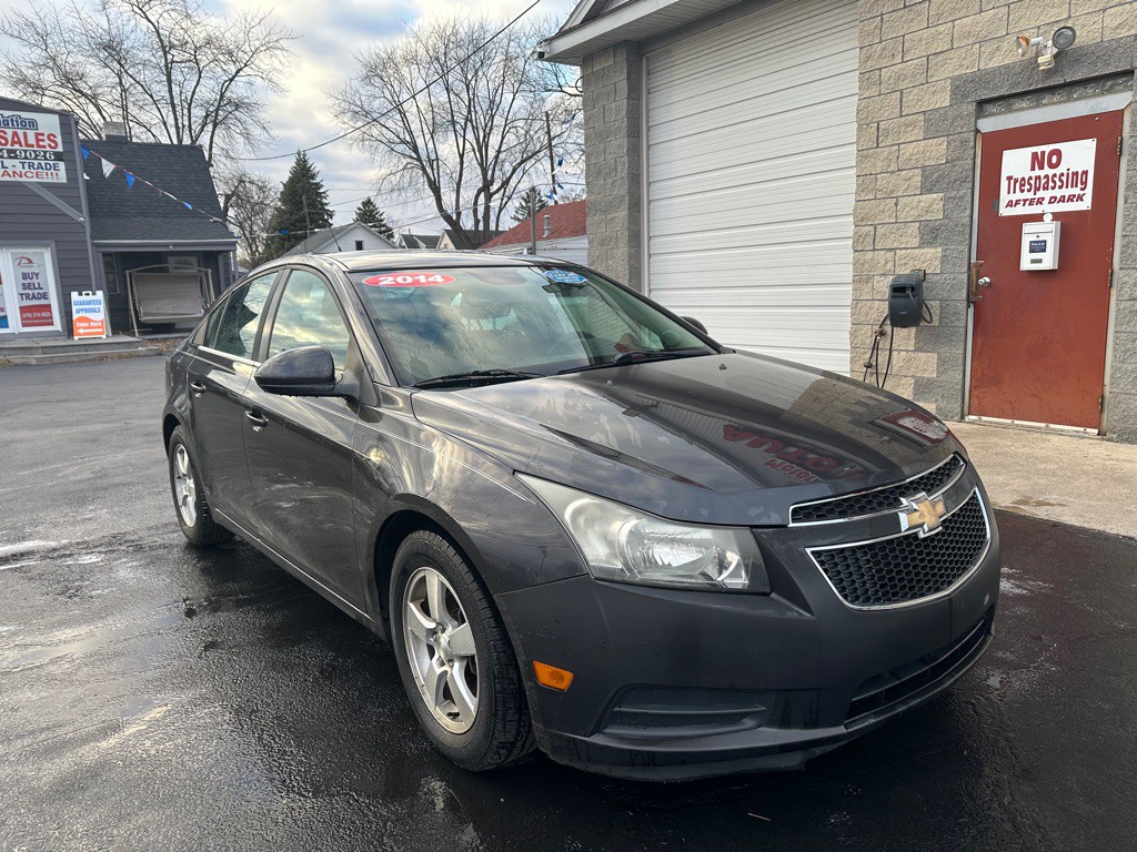 2014 Chevrolet Cruze Image 2