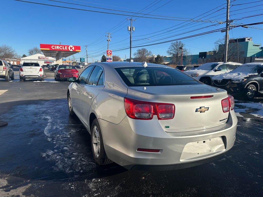2014 Chevrolet Malibu Image 4