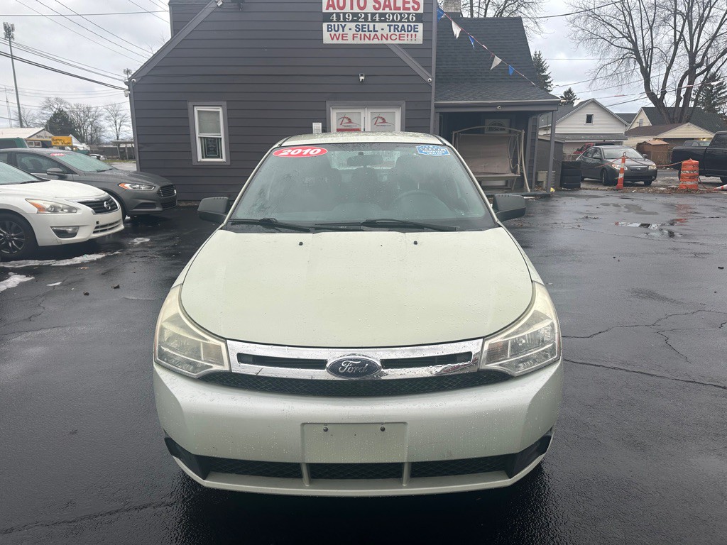 2010 Ford Focus Image 1